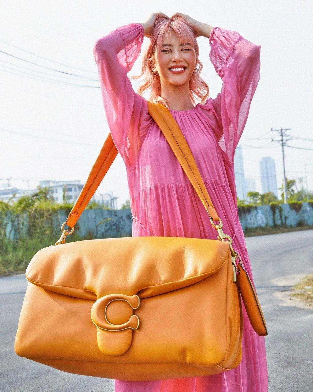 7 XU HƯỚNG TÚI XÁCH TÁI NHẬP ĐƯỜNG ĐUA THỜI TRANG NHỜ GEN Z